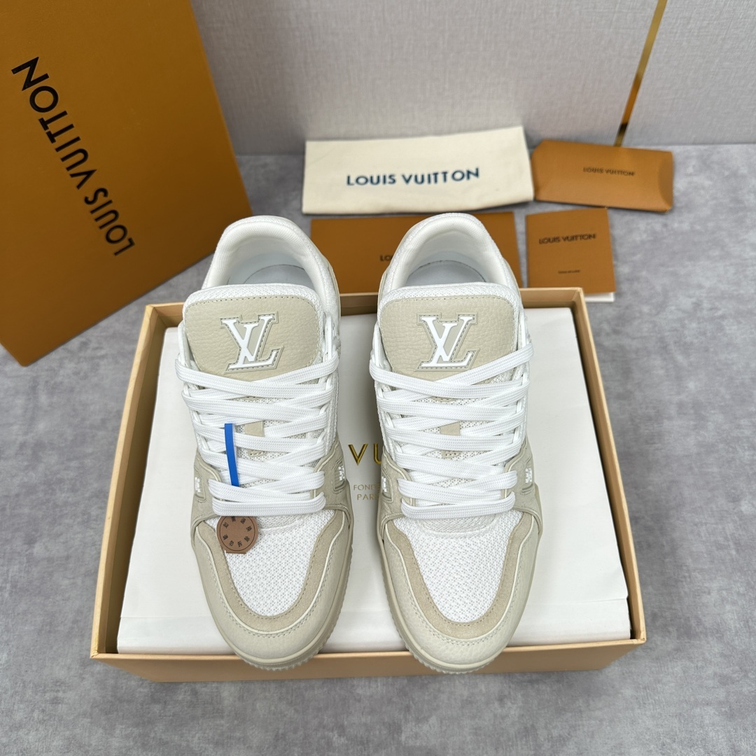 💋💍L家新品 L*V 路易~当季新品上架 TRAINER 系列运动鞋 官方 10,200 本