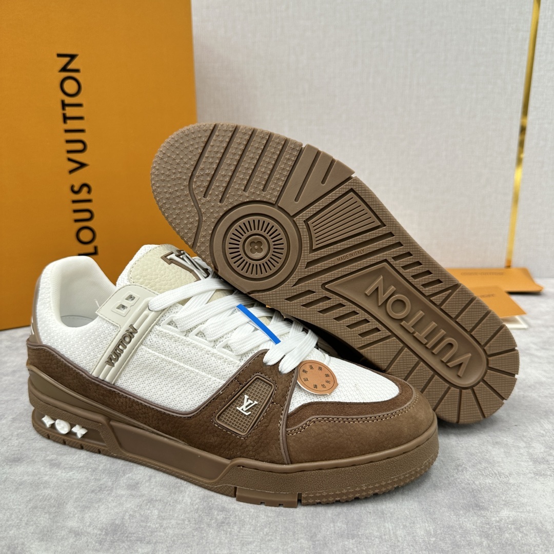 💋💍L家新品 L*V 路易~当季新品上架 TRAINER 系列运动鞋 官方 10,200 本