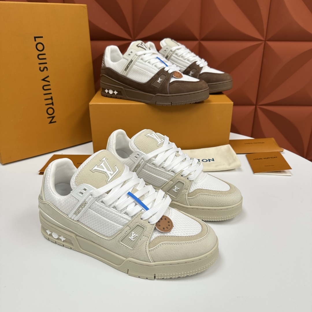 💋💍L家新品 L*V 路易~当季新品上架 TRAINER 系列运动鞋 官方 10,200 本