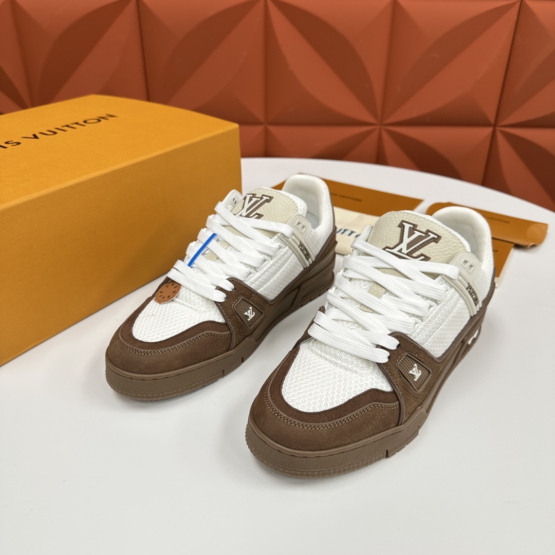 💋💍L家新品 L*V 路易~当季新品上架 TRAINER 系列运动鞋 官方 10,200 本