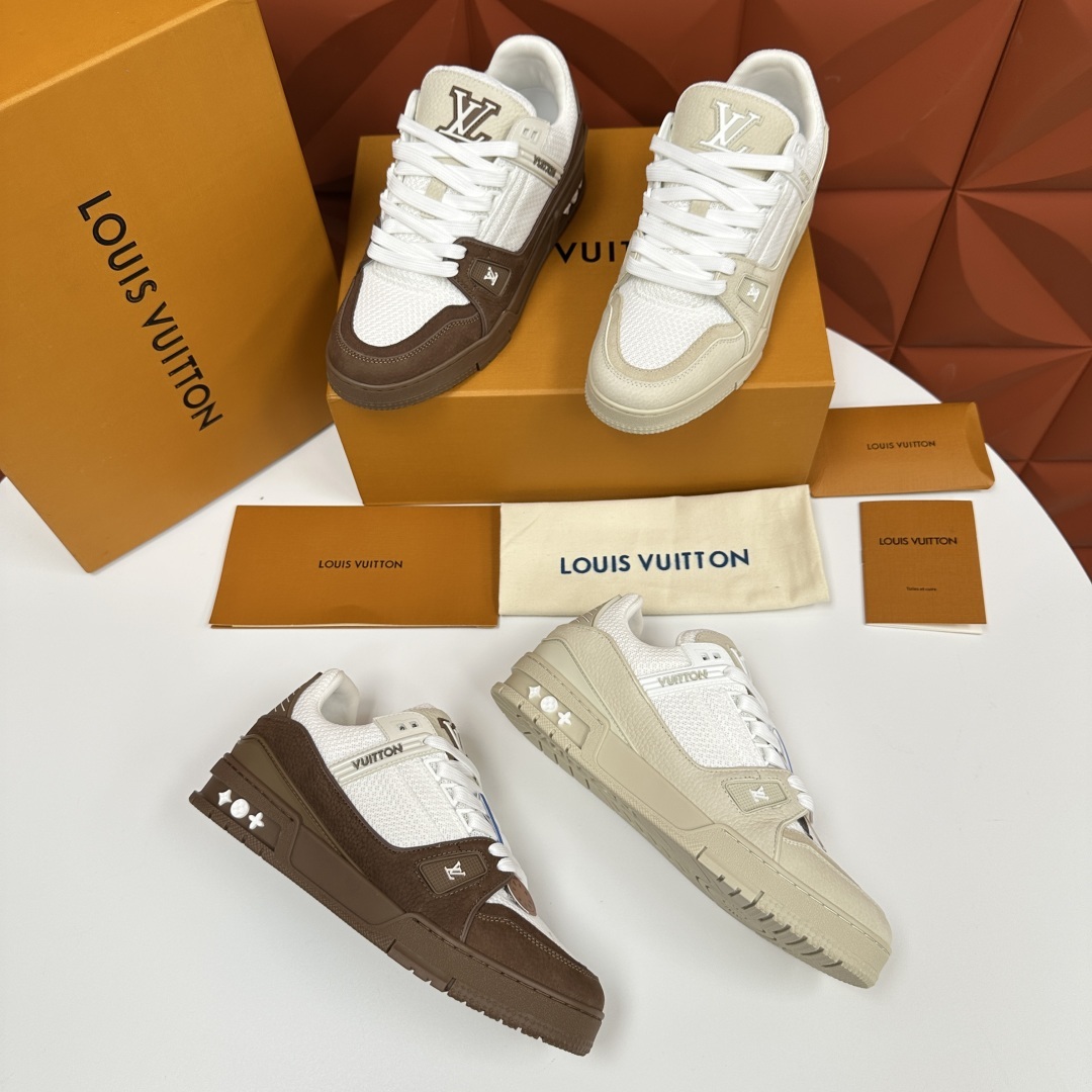 💋💍L家新品 L*V 路易~当季新品上架 TRAINER 系列运动鞋 官方 10,200 本