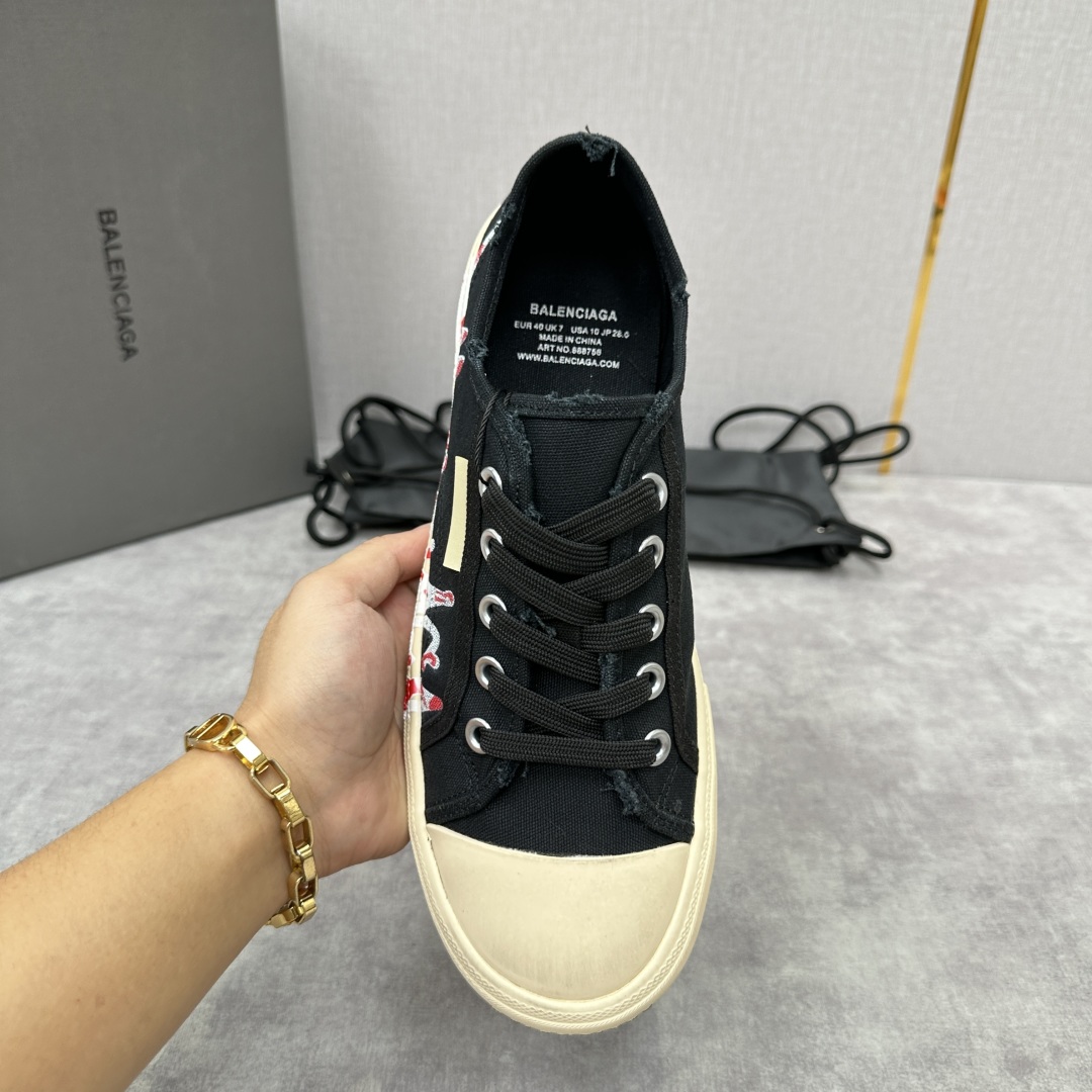 💋💍Balenciag*  巴黎-世家 新品帆布鞋     官方  6,700   半包做旧帆布鞋 亮相