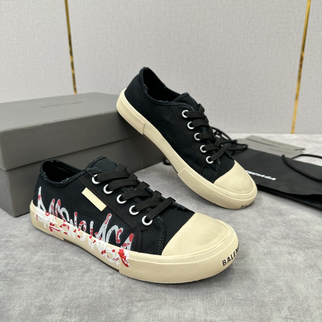 💋💍Balenciag*  巴黎-世家 新品帆布鞋     官方  6,700   半包做旧帆布鞋 亮相
