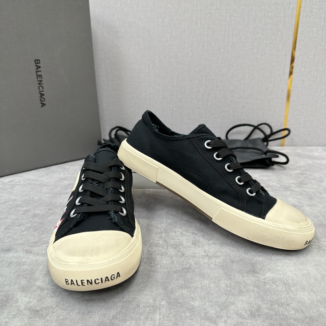 💋💍Balenciag*  巴黎-世家 新品帆布鞋     官方  6,700   半包做旧帆布鞋 亮相