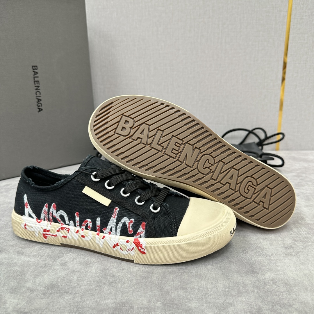 💋💍Balenciag*  巴黎-世家 新品帆布鞋     官方  6,700   半包做旧帆布鞋 亮相