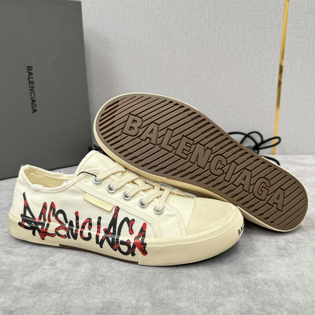 💋💍Balenciag*  巴黎-世家 新品帆布鞋     官方  6,700   半包做旧帆布鞋 亮相