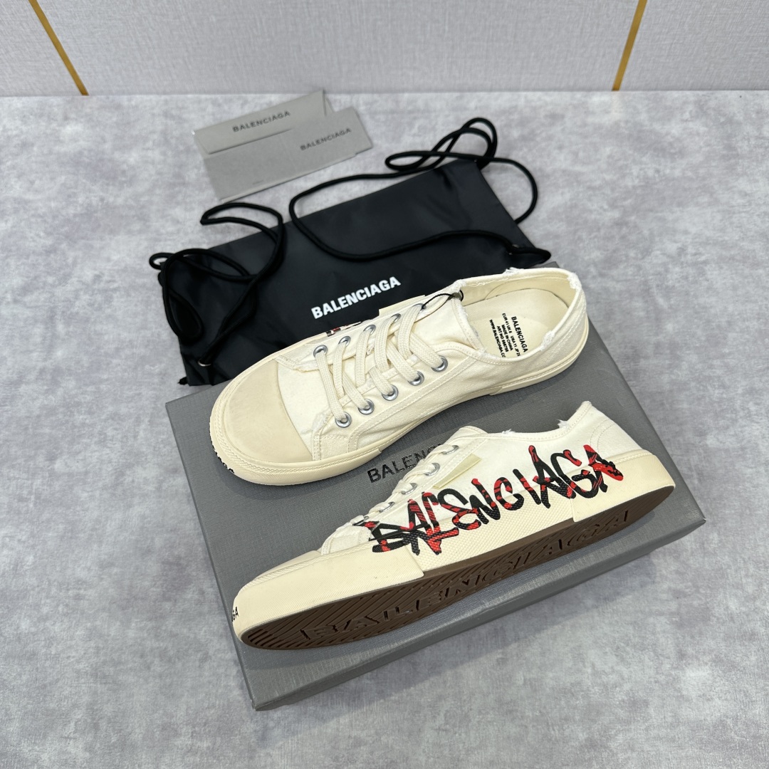💋💍Balenciag*  巴黎-世家 新品帆布鞋     官方  6,700   半包做旧帆布鞋 亮相