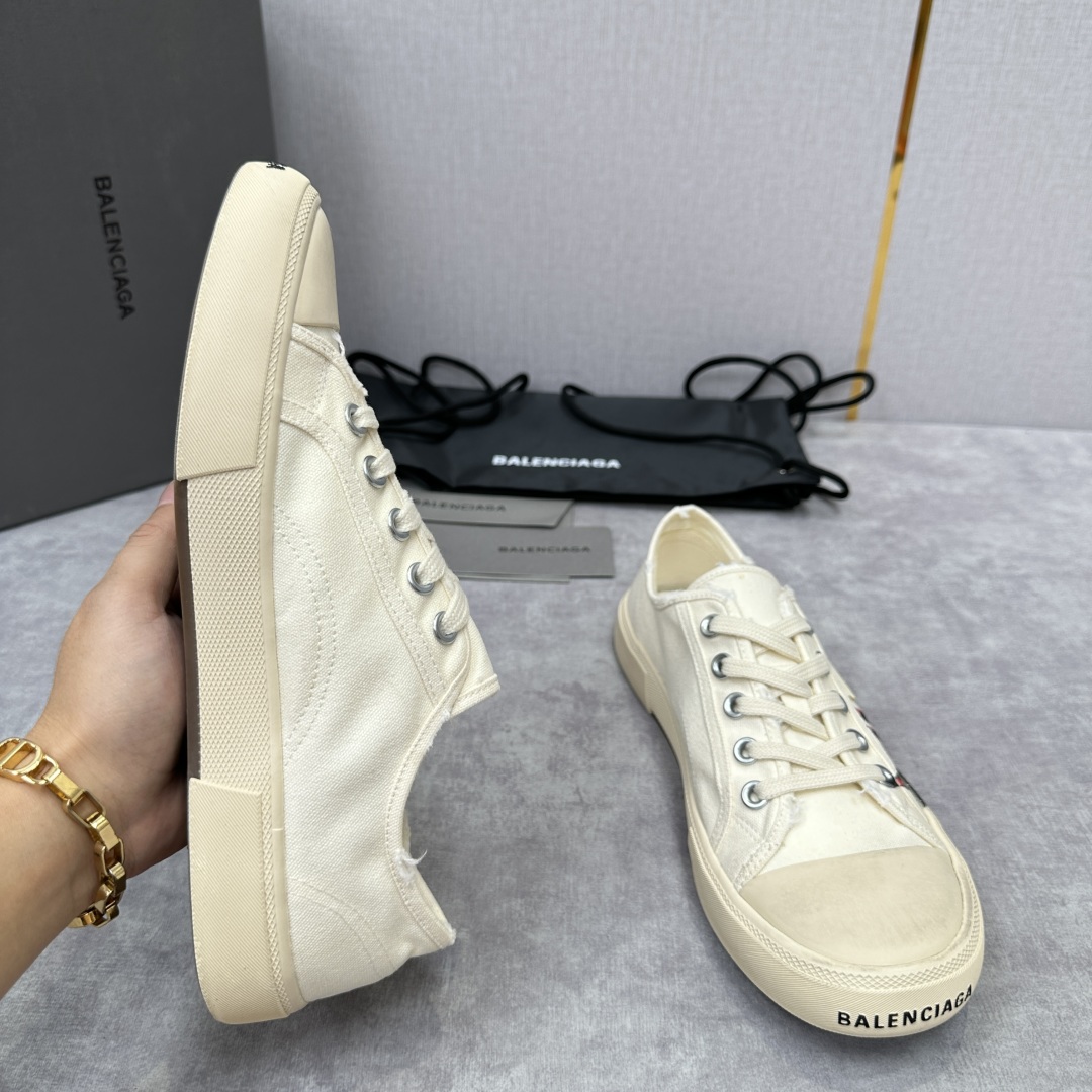 💋💍Balenciag*  巴黎-世家 新品帆布鞋     官方  6,700   半包做旧帆布鞋 亮相