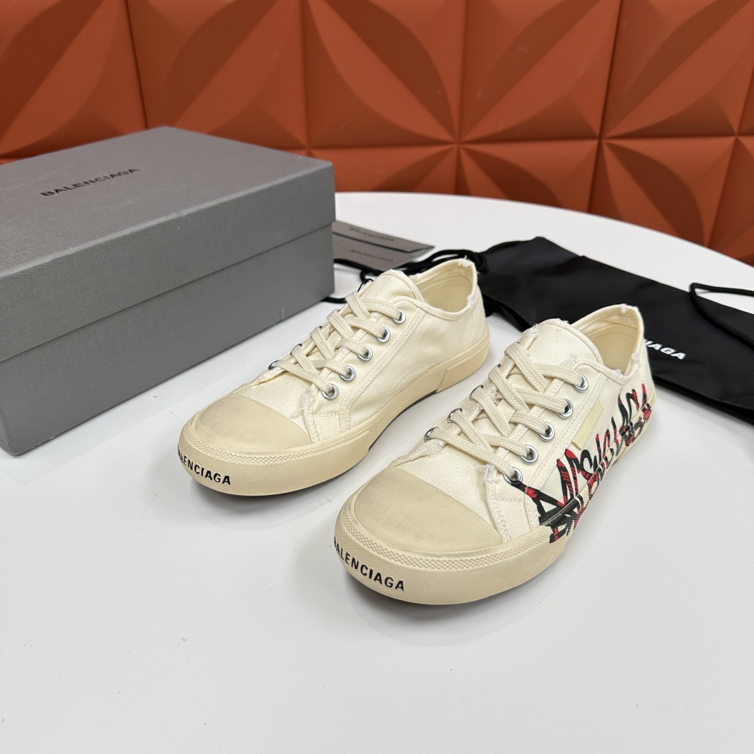 💋💍Balenciag*  巴黎-世家 新品帆布鞋     官方  6,700   半包做旧帆布鞋 亮相