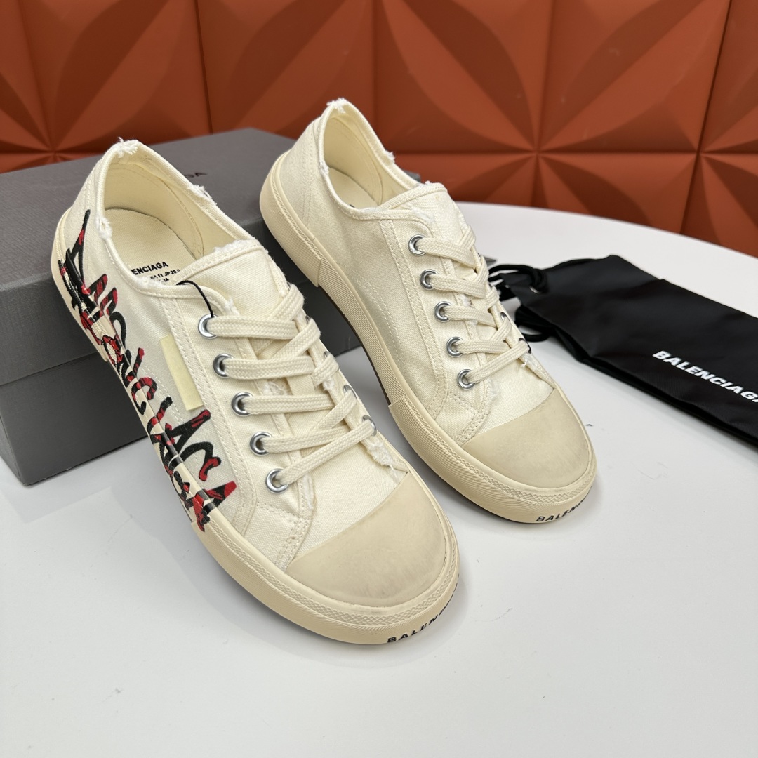 💋💍Balenciag*  巴黎-世家 新品帆布鞋     官方  6,700   半包做旧帆布鞋 亮相
