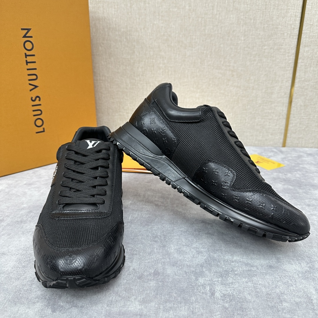💋 💍 L 家新品 L*V 路易-威登 新款 RUN AWAY 男士运动鞋 科技与经典碰撞的时尚新