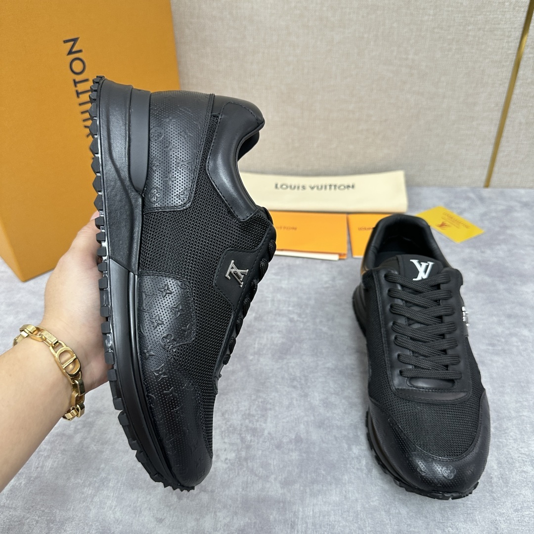 💋 💍 L 家新品 L*V 路易-威登 新款 RUN AWAY 男士运动鞋 科技与经典碰撞的时尚新