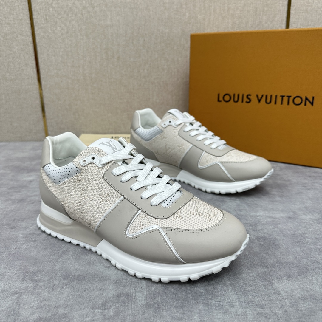 💋 💍 L 家新品  L*V 路易-威登  新款 RUN AWAY 男士运动鞋  潮流与经典的完美融合 