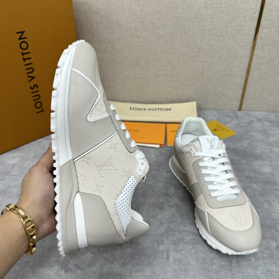 💋 💍 L 家新品  L*V 路易-威登  新款 RUN AWAY 男士运动鞋  潮流与经典的完美融合 