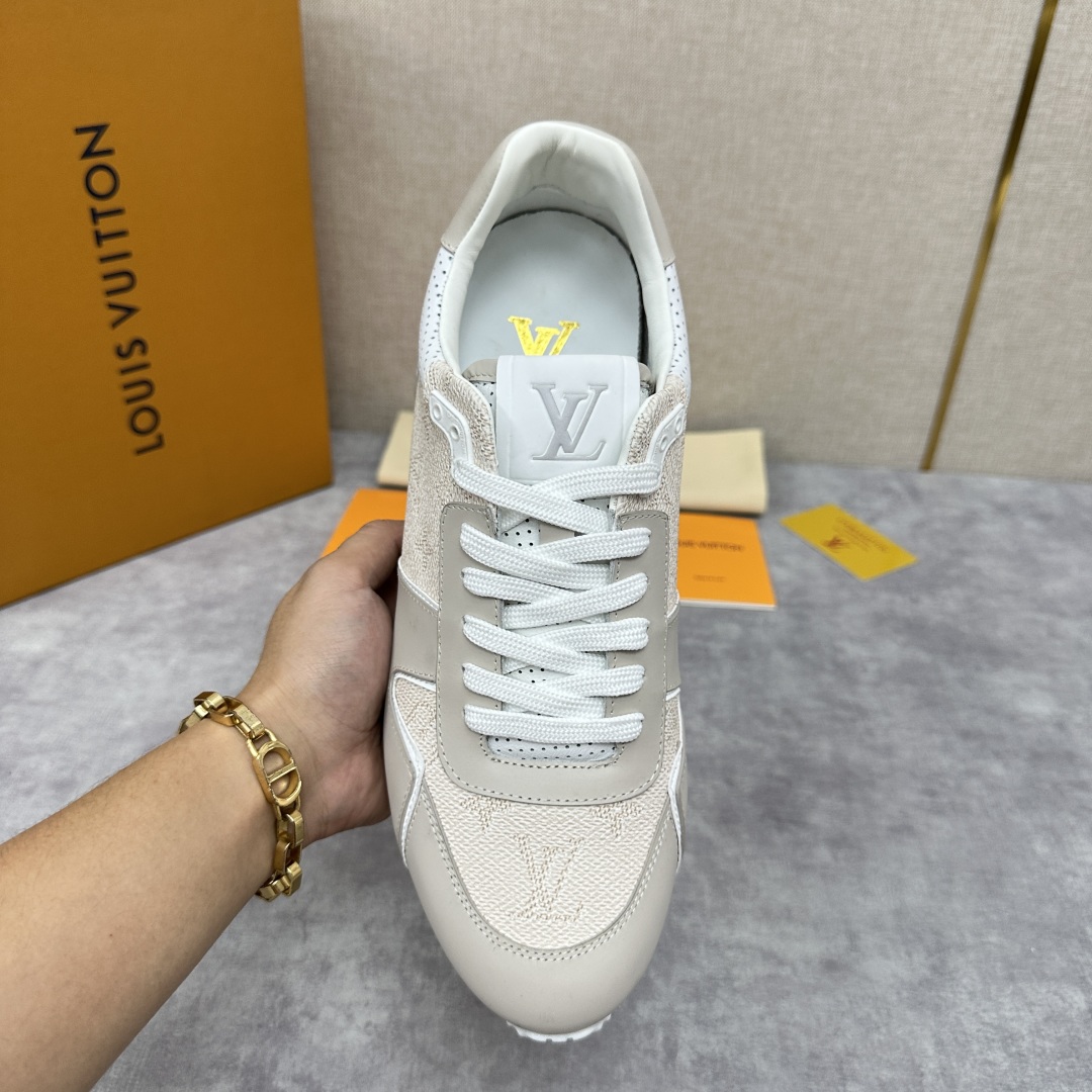 💋 💍 L 家新品  L*V 路易-威登  新款 RUN AWAY 男士运动鞋  潮流与经典的完美融合 