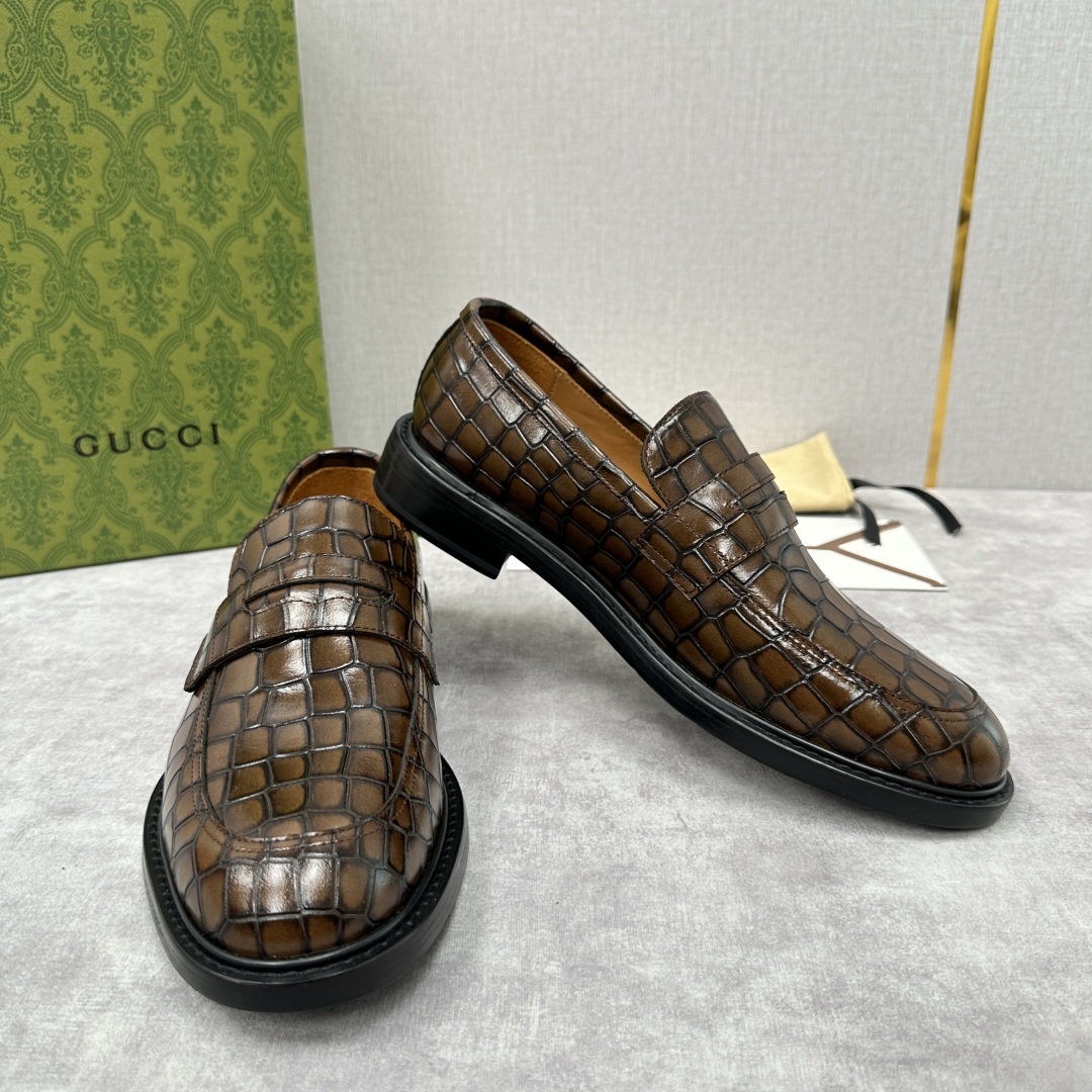 💋💍G家 GUCC* 新品男士马衔扣乐福鞋皮鞋 官方8,900 古-驰乐福鞋,重塑经典时尚