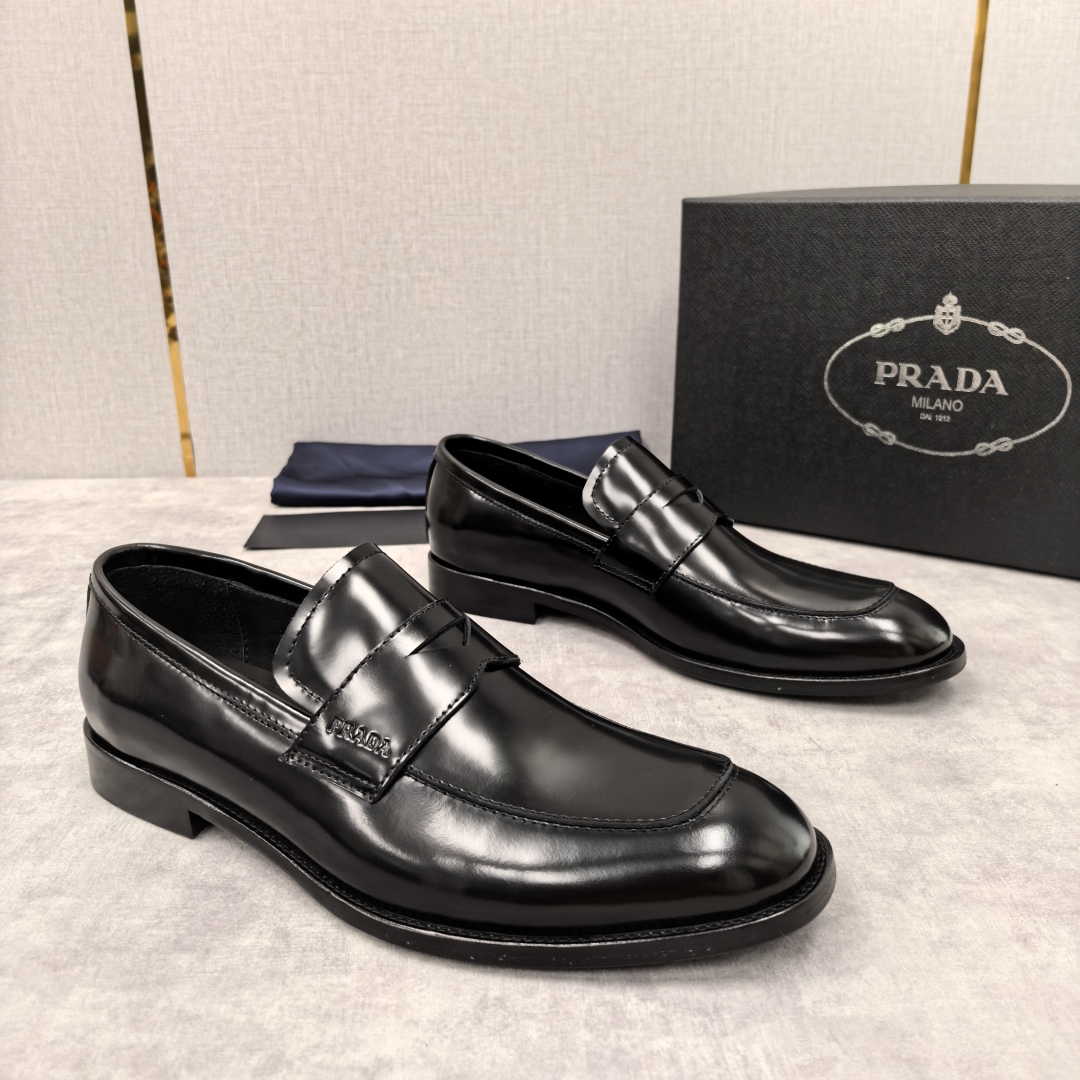 💋💍P家 渠道精品 Prad*/普拉-达  新款正装鞋 Saffiano系列男士皮革乐福鞋  采用进口小
