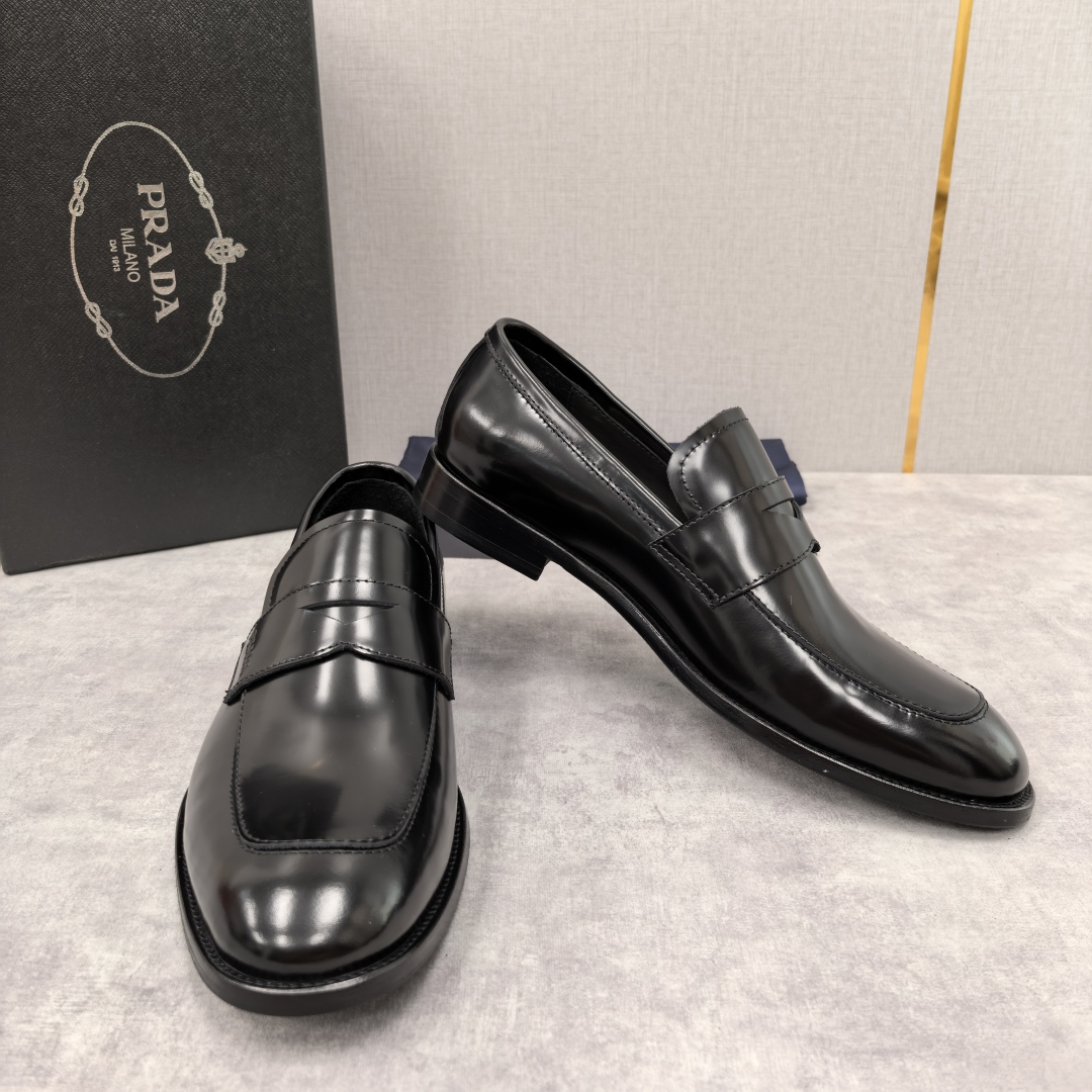 💋💍P家 渠道精品 Prad*/普拉-达  新款正装鞋 Saffiano系列男士皮革乐福鞋  采用进口小