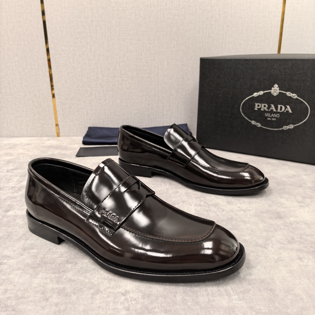 💋💍P家 渠道精品 Prad*/普拉-达  新款正装鞋 Saffiano系列男士皮革乐福鞋  采用进口小