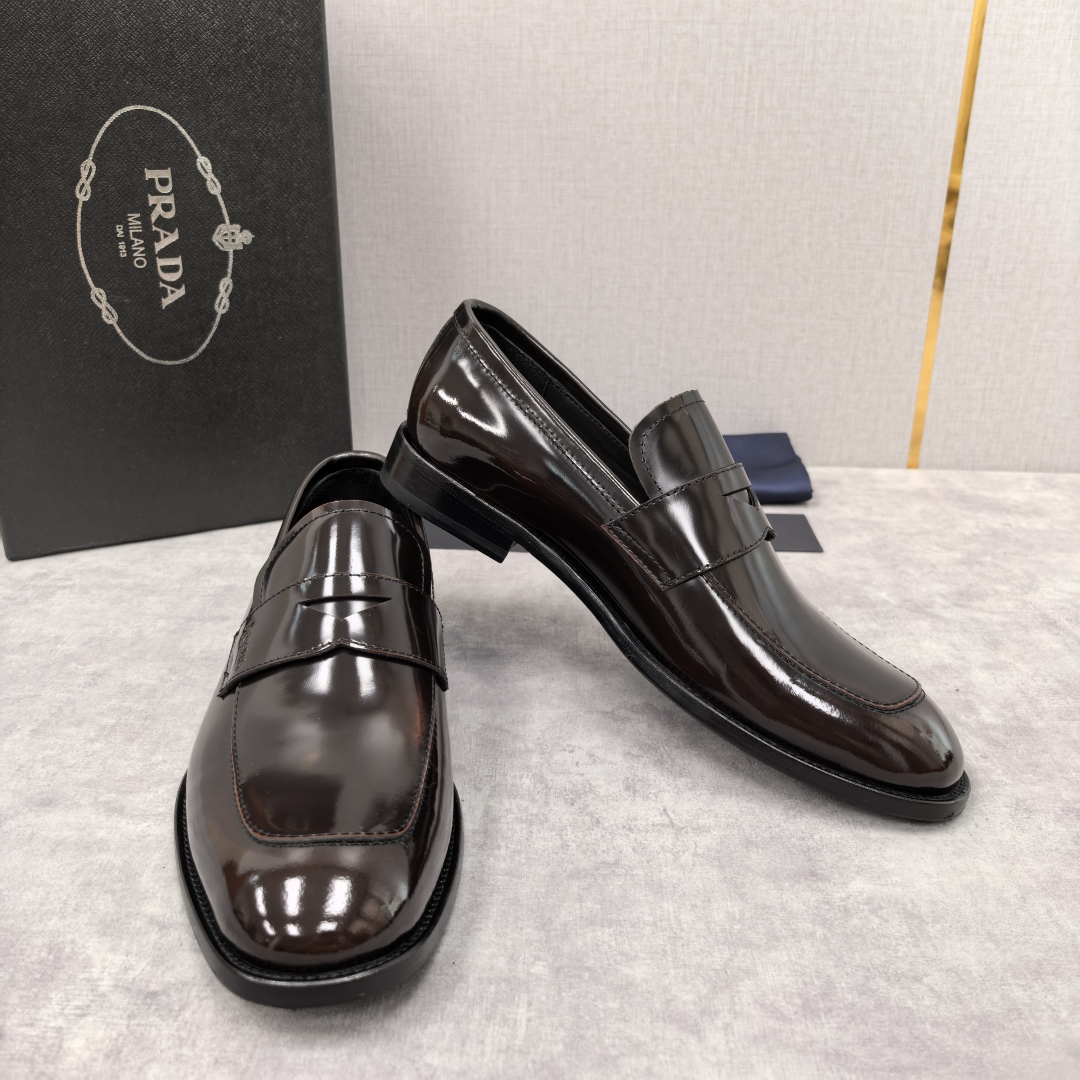 💋💍P家 渠道精品 Prad*/普拉-达  新款正装鞋 Saffiano系列男士皮革乐福鞋  采用进口小