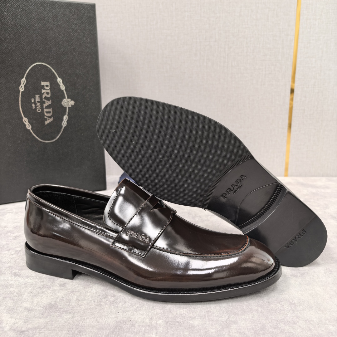 💋💍P家 渠道精品 Prad*/普拉-达  新款正装鞋 Saffiano系列男士皮革乐福鞋  采用进口小