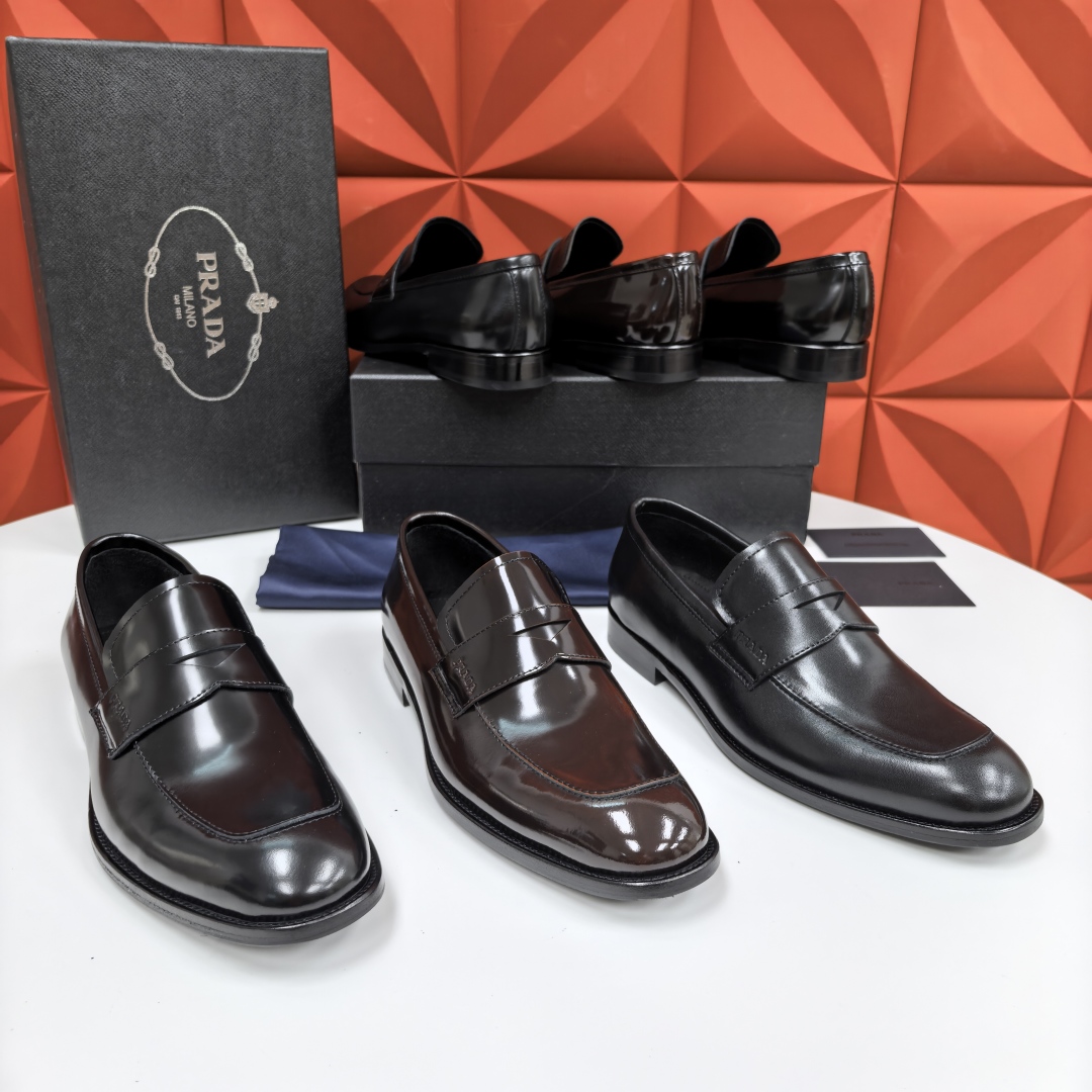 💋💍P家 渠道精品 Prad*/普拉-达  新款正装鞋 Saffiano系列男士皮革乐福鞋  采用进口小