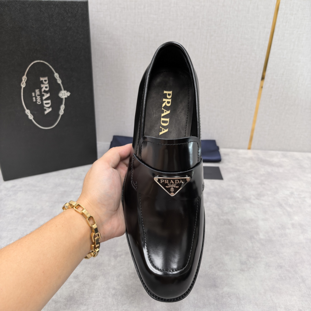 💋💍P家 渠道精品 Prad*/普拉-达  新款正装鞋 Saffiano系列男士皮革乐福鞋  采用进口小