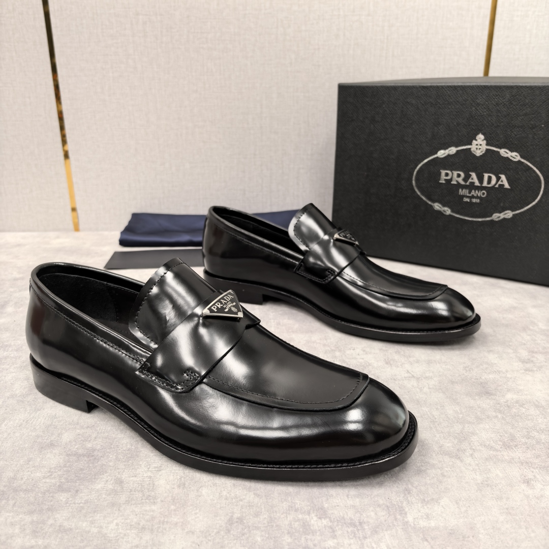 💋💍P家 渠道精品 Prad*/普拉-达  新款正装鞋 Saffiano系列男士皮革乐福鞋  采用进口小