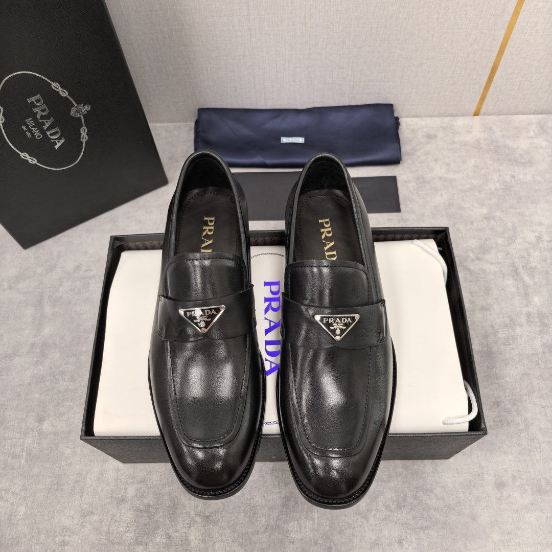 💋💍P家 渠道精品 Prad*/普拉-达  新款正装鞋 Saffiano系列男士皮革乐福鞋  采用进口小