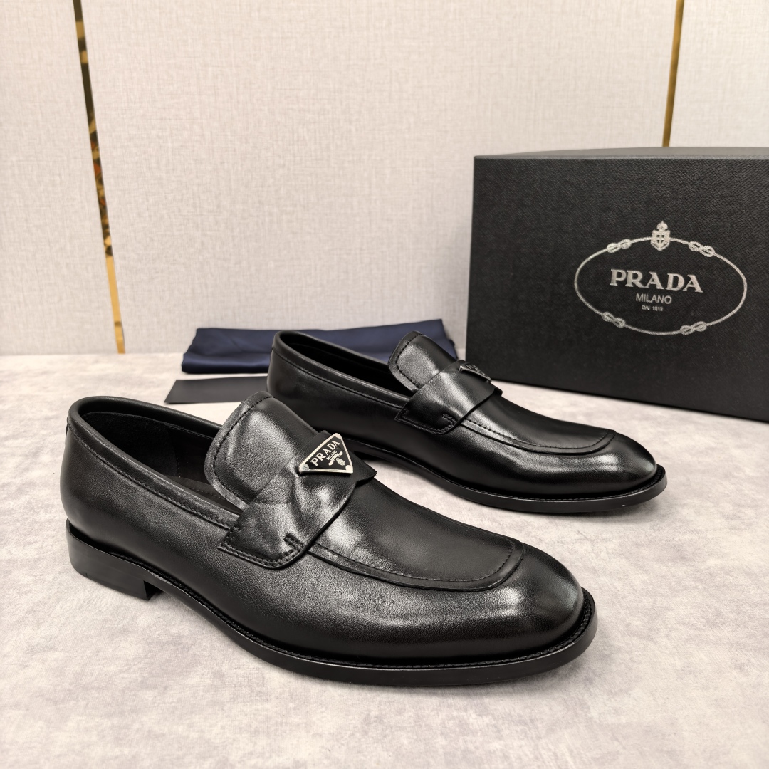 💋💍P家 渠道精品 Prad*/普拉-达  新款正装鞋 Saffiano系列男士皮革乐福鞋  采用进口小