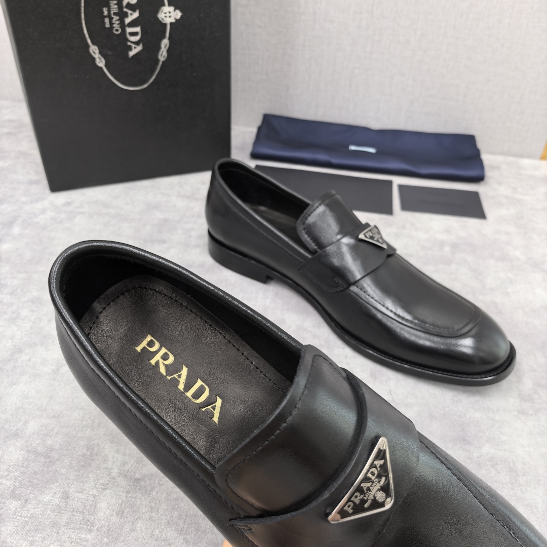 💋💍P家 渠道精品 Prad*/普拉-达  新款正装鞋 Saffiano系列男士皮革乐福鞋  采用进口小
