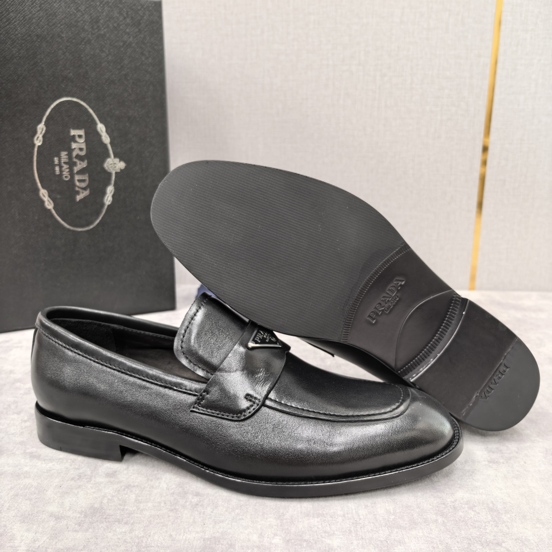 💋💍P家 渠道精品 Prad*/普拉-达  新款正装鞋 Saffiano系列男士皮革乐福鞋  采用进口小