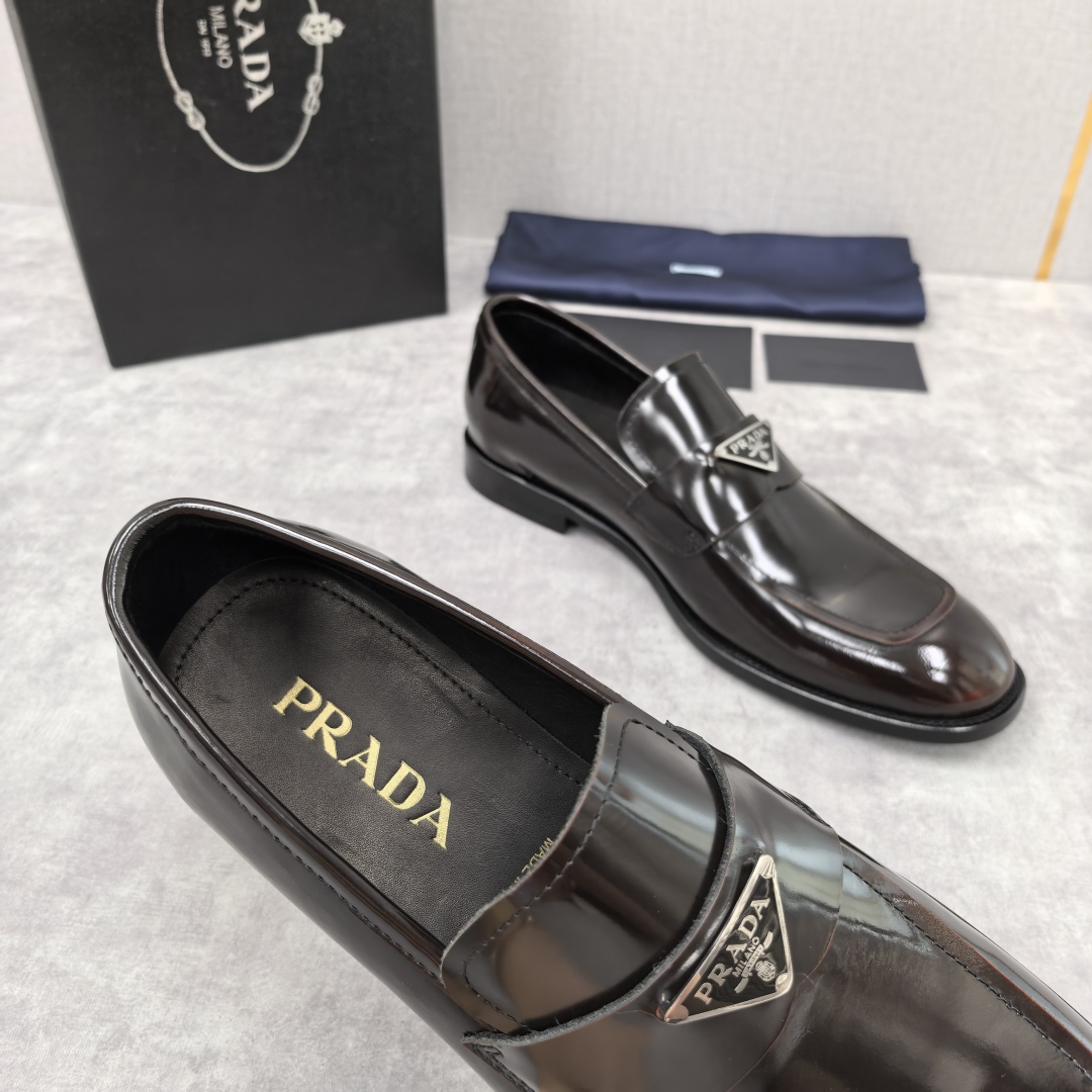 💋💍P家 渠道精品 Prad*/普拉-达  新款正装鞋 Saffiano系列男士皮革乐福鞋  采用进口小