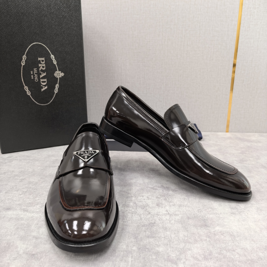💋💍P家 渠道精品 Prad*/普拉-达  新款正装鞋 Saffiano系列男士皮革乐福鞋  采用进口小