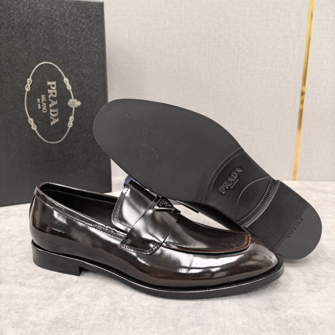 💋💍P家 渠道精品 Prad*/普拉-达  新款正装鞋 Saffiano系列男士皮革乐福鞋  采用进口小