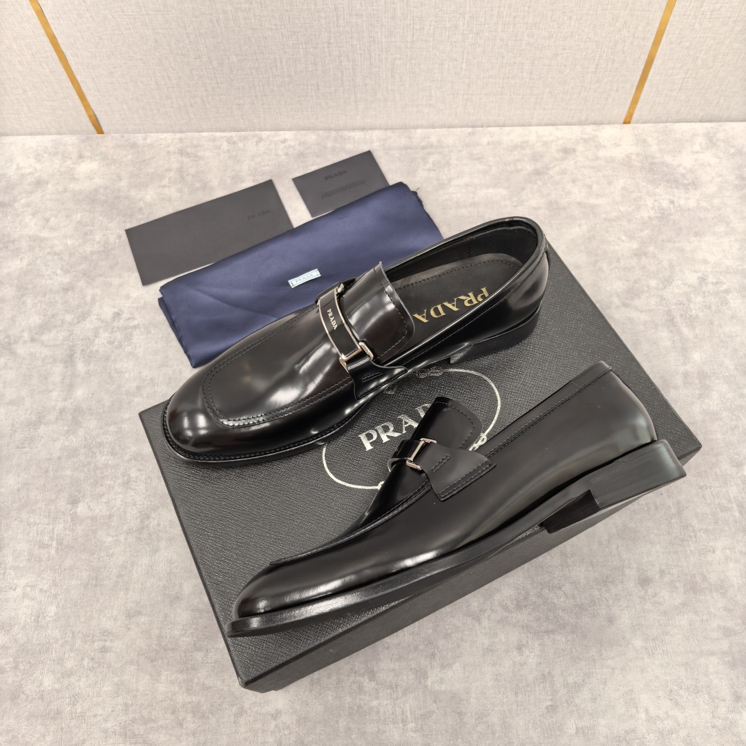 💋💍P家 渠道精品 Prad*/普拉-达  新款正装鞋 Saffiano系列男士皮革乐福鞋  采用进口小