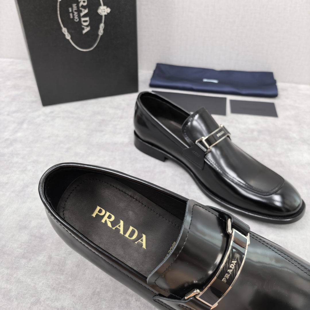 💋💍P家 渠道精品 Prad*/普拉-达  新款正装鞋 Saffiano系列男士皮革乐福鞋  采用进口小