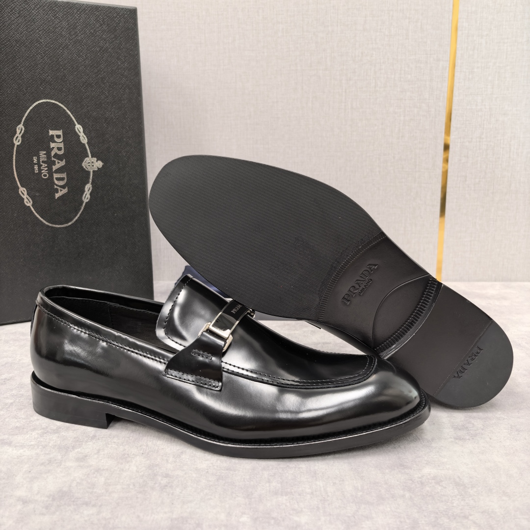 💋💍P家 渠道精品 Prad*/普拉-达  新款正装鞋 Saffiano系列男士皮革乐福鞋  采用进口小