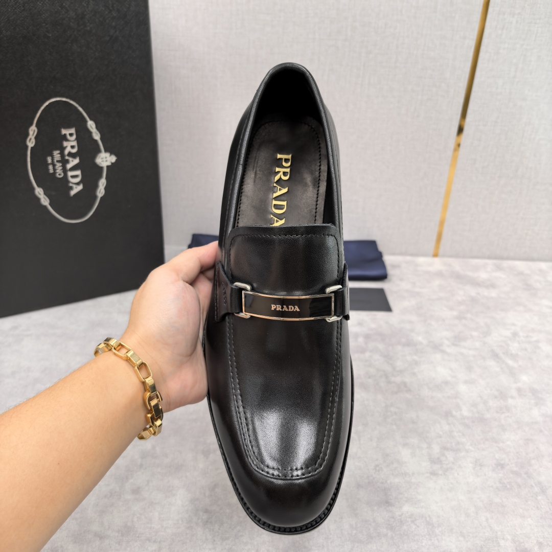 💋💍P家 渠道精品 Prad*/普拉-达  新款正装鞋 Saffiano系列男士皮革乐福鞋  采用进口小