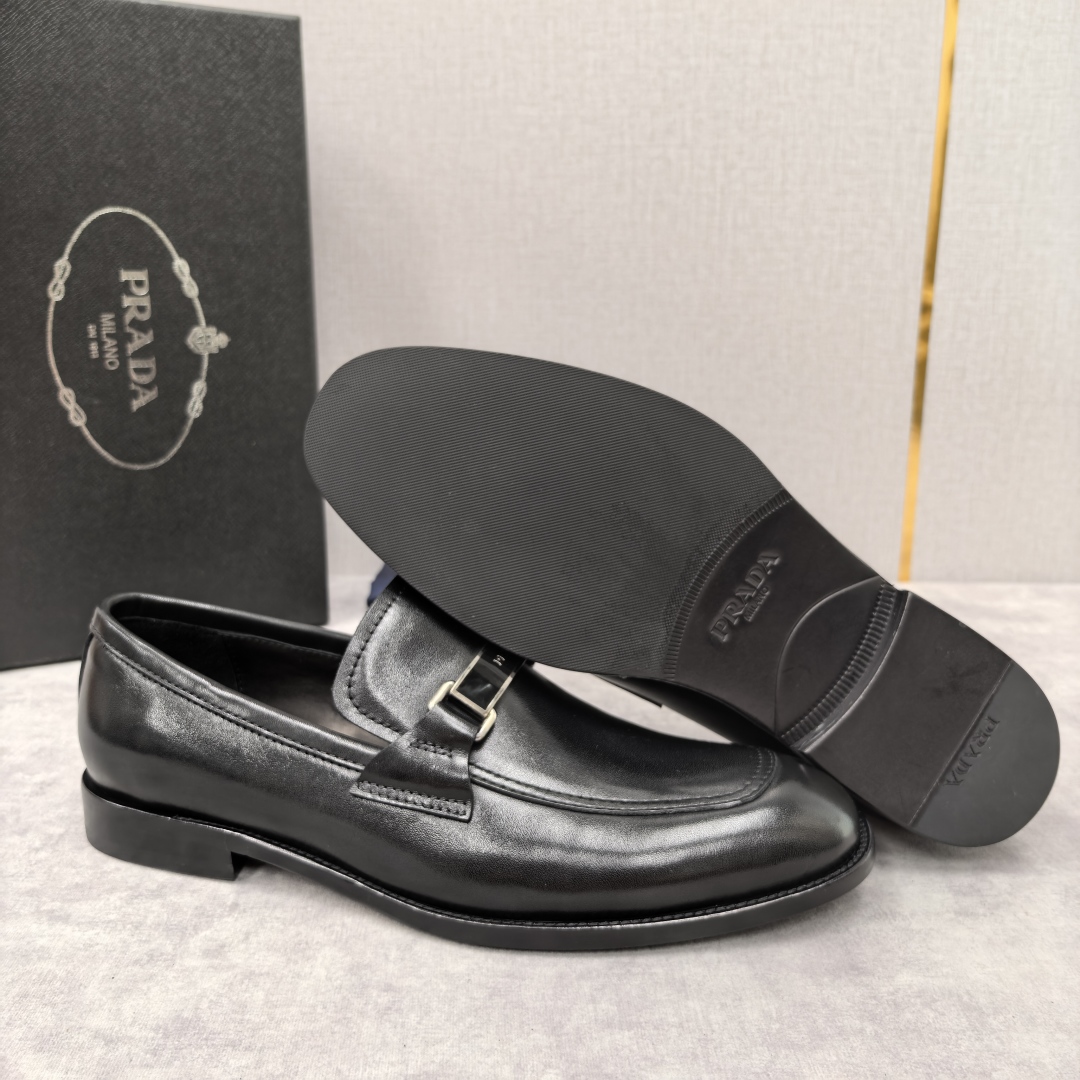 💋💍P家 渠道精品 Prad*/普拉-达  新款正装鞋 Saffiano系列男士皮革乐福鞋  采用进口小