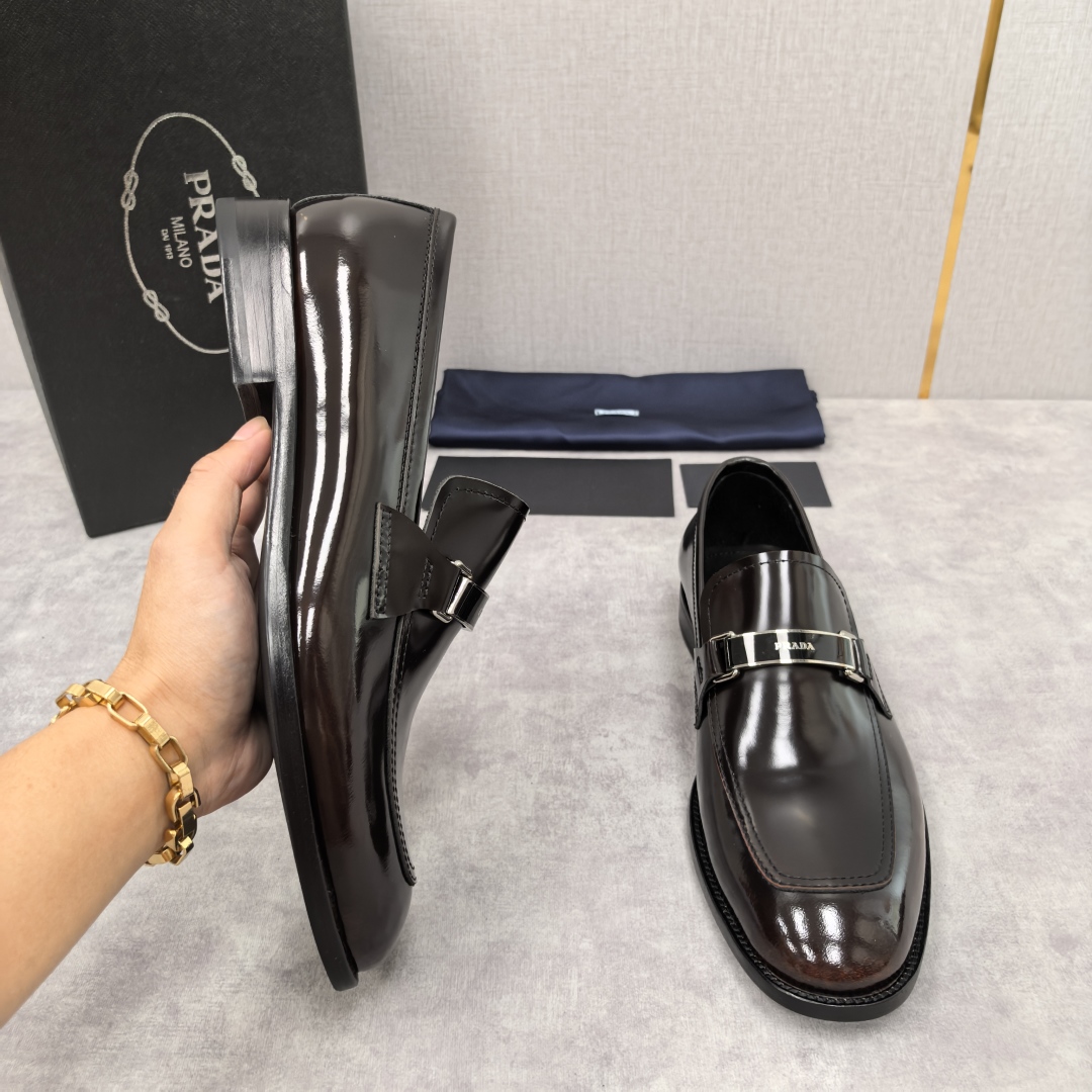 💋💍P家 渠道精品 Prad*/普拉-达  新款正装鞋 Saffiano系列男士皮革乐福鞋  采用进口小