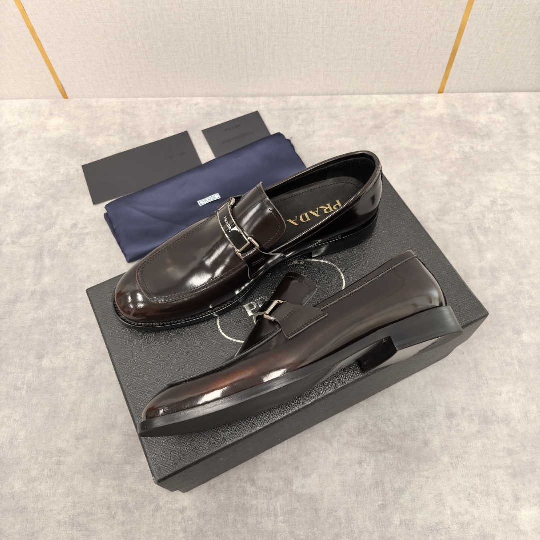 💋💍P家 渠道精品 Prad*/普拉-达  新款正装鞋 Saffiano系列男士皮革乐福鞋  采用进口小