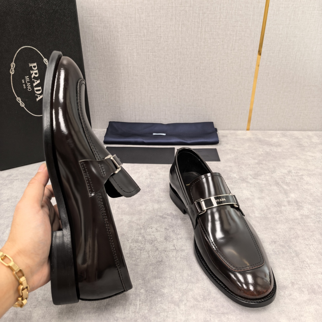 💋💍P家 渠道精品 Prad*/普拉-达  新款正装鞋 Saffiano系列男士皮革乐福鞋  采用进口小