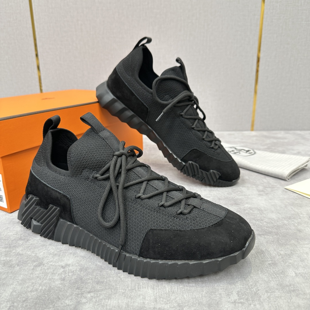 💋💍H家新品 LIFT 免系带运动鞋系列   官方   8,900  双色H字母标识  采用进口进口针织
