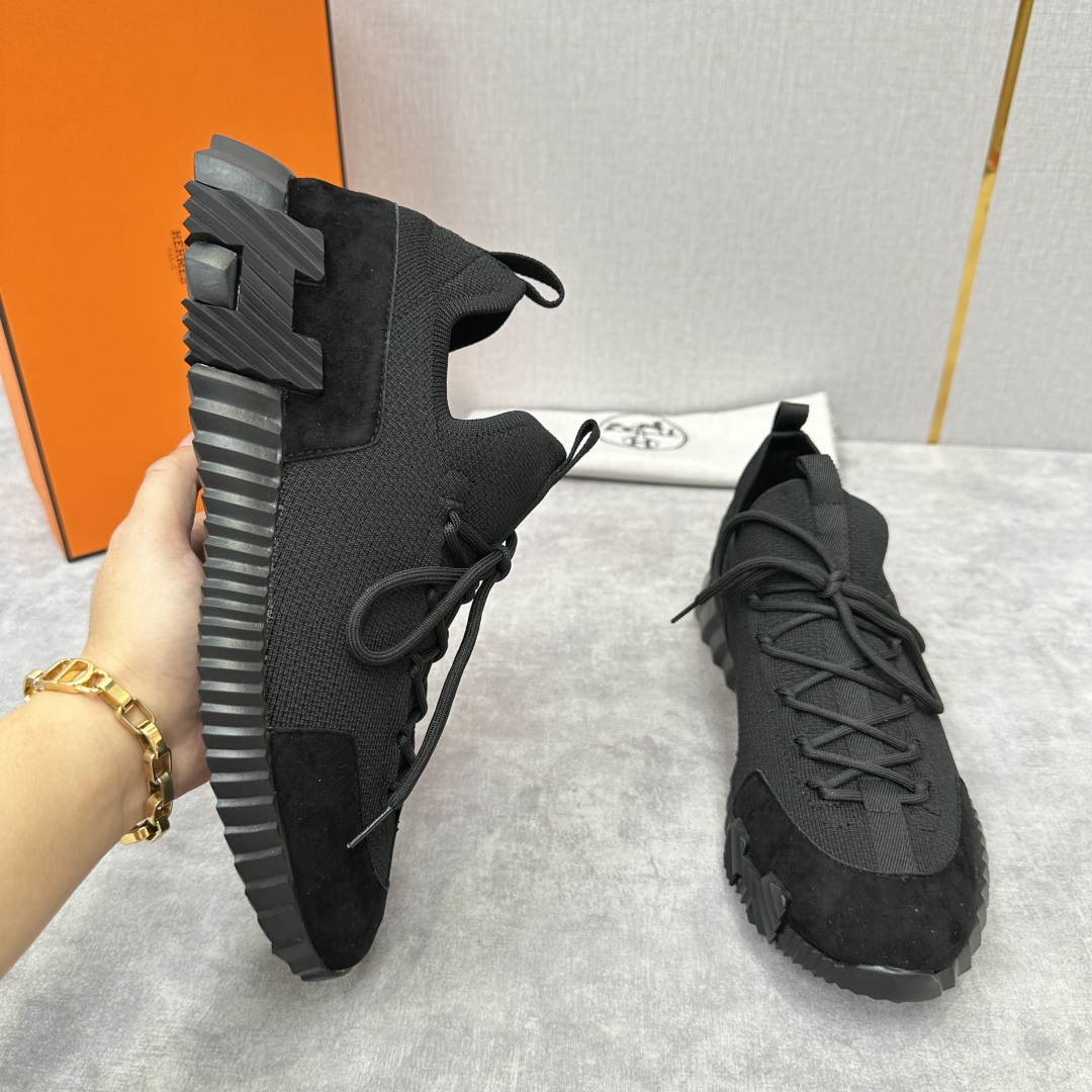 💋💍H家新品 LIFT 免系带运动鞋系列   官方   8,900  双色H字母标识  采用进口进口针织