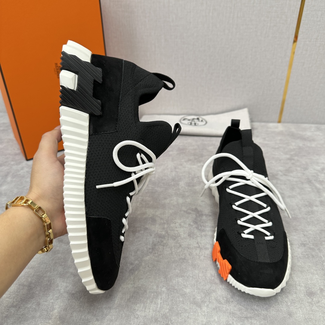 💋💍H家新品 LIFT 免系带运动鞋系列   官方   8,900  双色H字母标识  采用进口进口针织