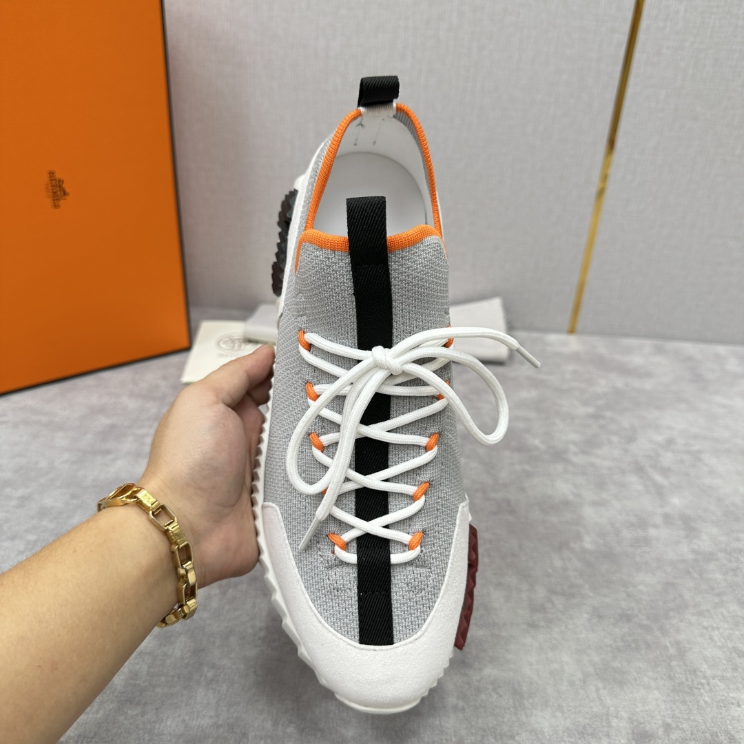 💋💍H家新品 LIFT 免系带运动鞋系列   官方   8,900  双色H字母标识  采用进口进口针织