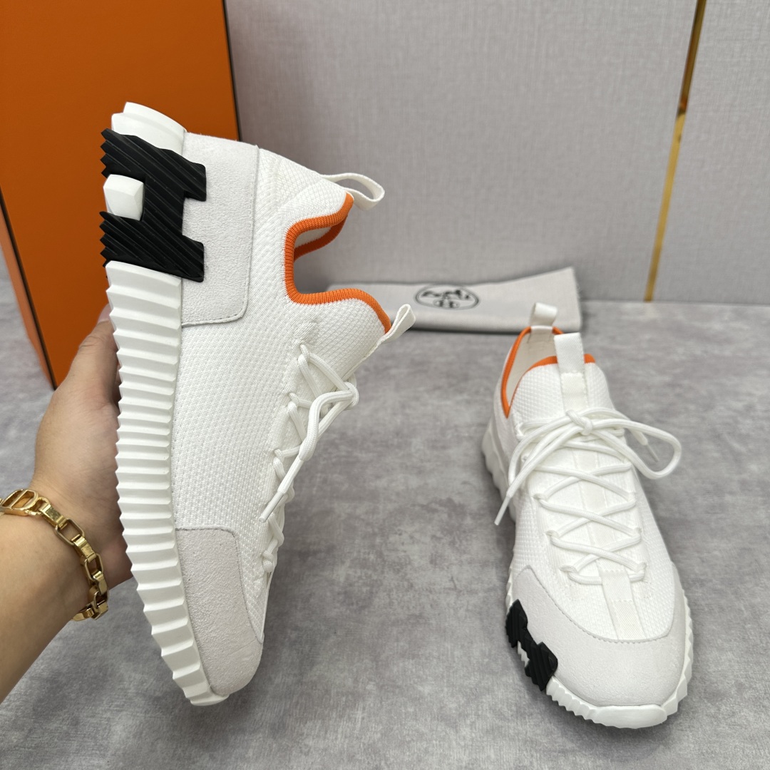 💋💍H家新品 LIFT 免系带运动鞋系列   官方   8,900  双色H字母标识  采用进口进口针织