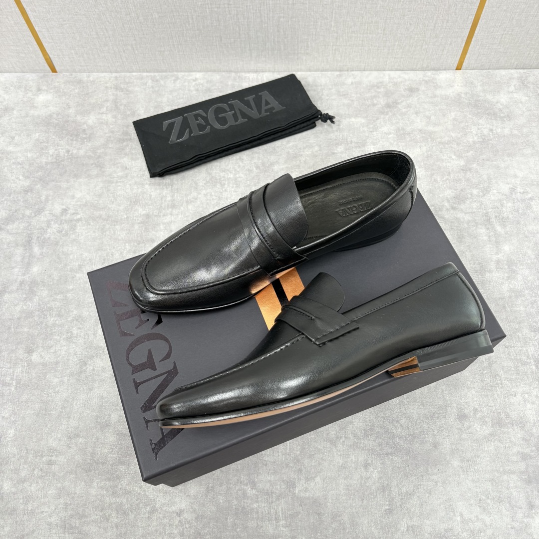 💋💍 Zegn* 杰尼～亚 新款乐福鞋皮鞋 这款 MOCASSIN粒面乐福皮鞋 以小牛面擦色皮/精品磨砂