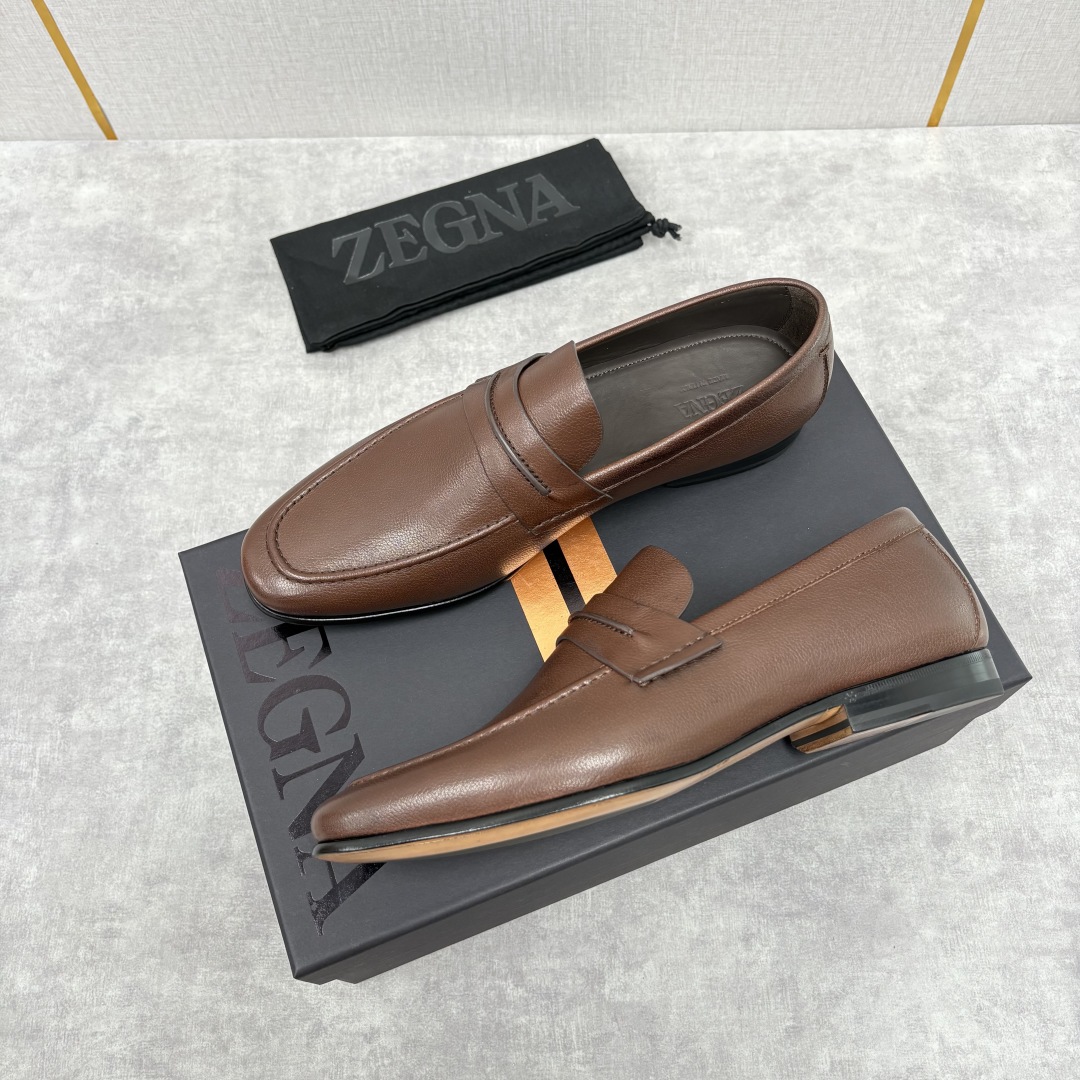 💋💍 Zegn* 杰尼～亚 新款乐福鞋皮鞋 这款 MOCASSIN粒面乐福皮鞋 以小牛面擦色皮/精品磨砂